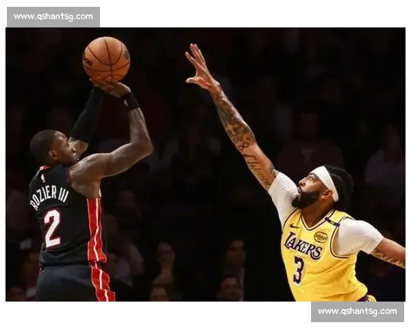 热火与湖人G3激战回放：浓眉篮下统治詹姆斯关键时刻发力